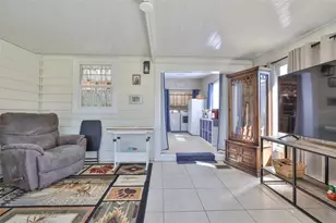 37041 Neukom Ave, Zephyrhills, FL 33541 - Photo 20
