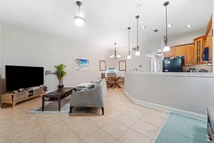 701 Mirror Lake Dr N, Saint Petersburg, FL 33701 - Photo 6