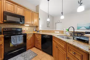 701 Mirror Lake Dr N, Saint Petersburg, FL 33701 - Photo 8