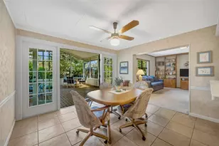 1011 Meadowcrest Dr, Valrico, FL 33594 - Photo 8