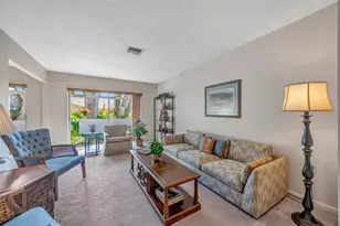 1011 Meadowcrest Dr, Valrico, FL 33594 - Photo 12