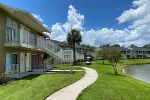 302 Lake Parsons Green, Brandon, FL 33511 - Photo 2