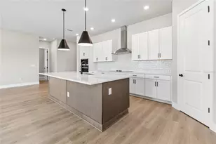 31351 Westbury Ests Ave, Wesley Chapel, FL 33545 - Photo 6