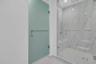 400 Central Ave, Saint Petersburg, FL 33701 - Photo 30