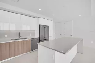 400 Central Ave, Saint Petersburg, FL 33701 - Photo 8