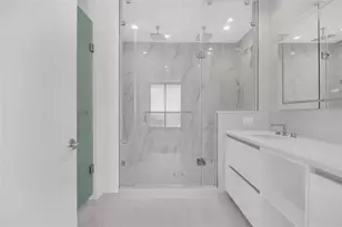 400 Central Ave, Saint Petersburg, FL 33701 - Photo 26