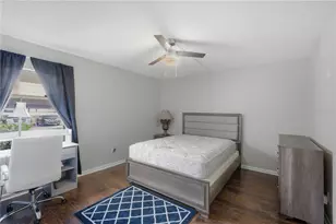 4889 Puritan Cir, Tampa, FL 33617 - Photo 12