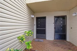 4889 Puritan Cir, Tampa, FL 33617 - Photo 4