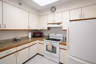 2333 Feather Sound Dr, Clearwater, FL 33762 - Photo 12