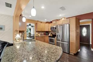 8301 Monarch Cir, Seminole, FL 33772 - Photo 10