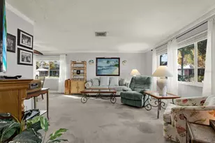 8301 Monarch Cir, Seminole, FL 33772 - Photo 4