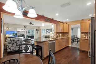 8301 Monarch Cir, Seminole, FL 33772 - Photo 8