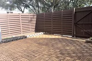 15206 W Pond Woods Dr, Tampa, FL 33618 - Photo 2