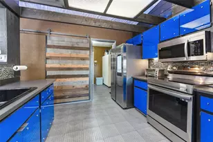 10730 Drummond Rd, Tampa, FL 33615 - Photo 14