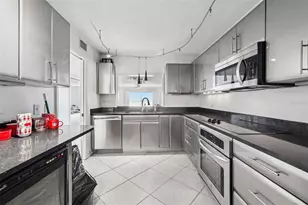 7300 Sun Island Dr S, South Pasadena, FL 33707 - Photo 10