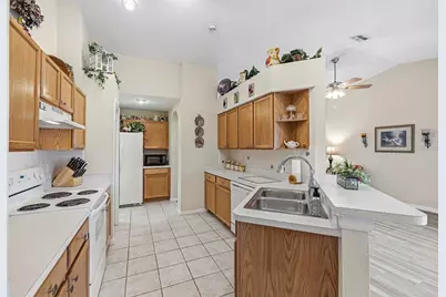 29338 Marker Loop, San Antonio, FL 33576 - Photo 8