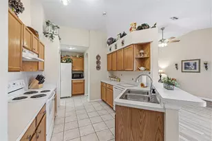 29338 Marker Loop, San Antonio, FL 33576 - Photo 8