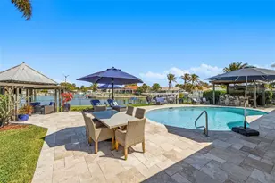 4310 40th St S, Saint Petersburg, FL 33711 - Photo 4