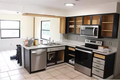 8120 7th Street N, Saint Petersburg, FL 33702 - Photo 6