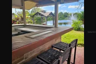 5564 N 63rd Way N, Saint Petersburg, FL 33709 - Photo 4