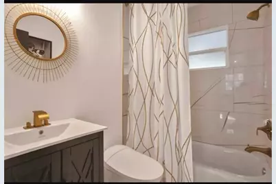 5564 N 63rd Way N, Saint Petersburg, FL 33709 - Photo 6