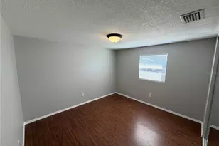 901 S Kingsway Rd, Seffner, FL 33584 - Photo 18