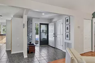 4540 Ascot Cir N, Sarasota, FL 34235 - Photo 2