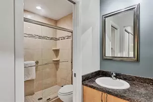 4540 Ascot Cir N, Sarasota, FL 34235 - Photo 26