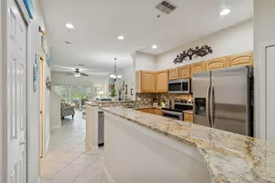 11133 Kapok Grand Cir, Madeira Beach, FL 33708 - Photo 20