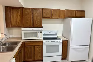 9515 Grovedale Cir, Riverview, FL 33578 - Photo 6