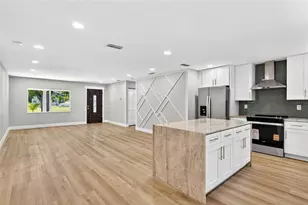 902 N 32nd St, Saint Petersburg, FL 33713 - Photo 14