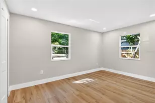 902 N 32nd St, Saint Petersburg, FL 33713 - Photo 26