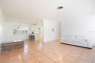 10202 N Blvd, Tampa, FL 33612 - Photo 4