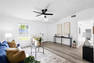 1301 Foxwood Dr, Lutz, FL 33549 - Photo 2