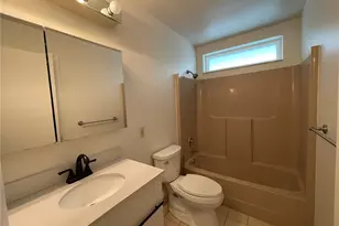 126 18th Ave NE, Saint Petersburg, FL 33704 - Photo 10