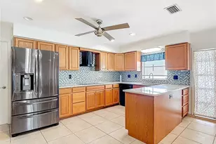 11020 Peppertree Ln, Port Richey, FL 34668 - Photo 16