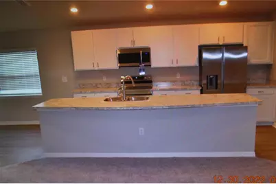 7172 Twisting Pines Loop, Zephyrhills, FL 33541 - Photo 4