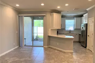 1073 Amber Leaf Trl, Wesley Chapel, FL 33544 - Photo 4