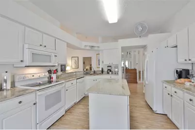 917 Villeroy Greens Drive #72, Sun City Center, FL 33573 - Photo 16