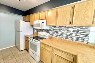 2981 Bonaventure Cir, Palm Harbor, FL 34684 - Photo 4