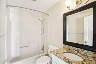 3905 W Lake Dr, Seffner, FL 33584 - Photo 14