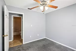 3905 W Lake Dr, Seffner, FL 33584 - Photo 16