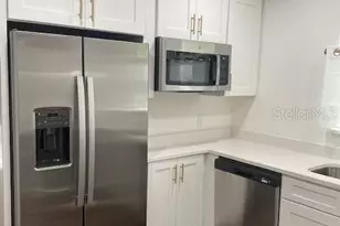 1157 Highland Ct N, Saint Petersburg, FL 33701 - Photo 8