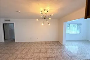 2420 68th Ave S, Saint Petersburg, FL 33712 - Photo 6