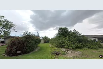 2206 NE 16th Place, Cape Coral, FL 33909 - Photo 2