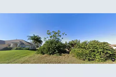 2206 NE 20th Avenue, Cape Coral, FL 33909 - Photo 2