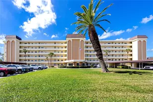 4650 Cove Cir, Saint Petersburg, FL 33708 - Photo 4