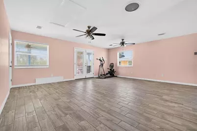 3113 57th Street S, Gulfport, FL 33707 - Photo 14