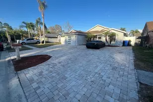 12809 Dunhill Dr, Tampa, FL 33624 - Photo 2