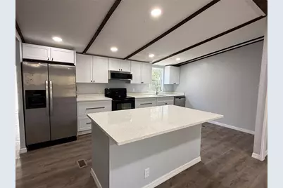 8824 Overlook Dr, Wesley Chapel, FL 33545 - Photo 6